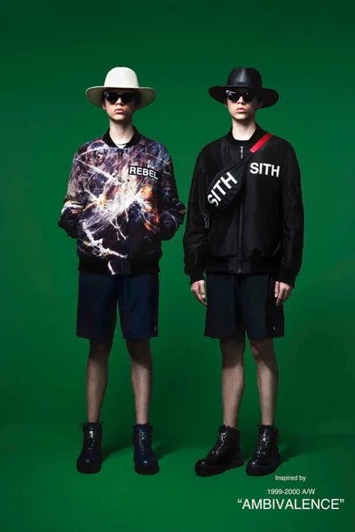 Look 10